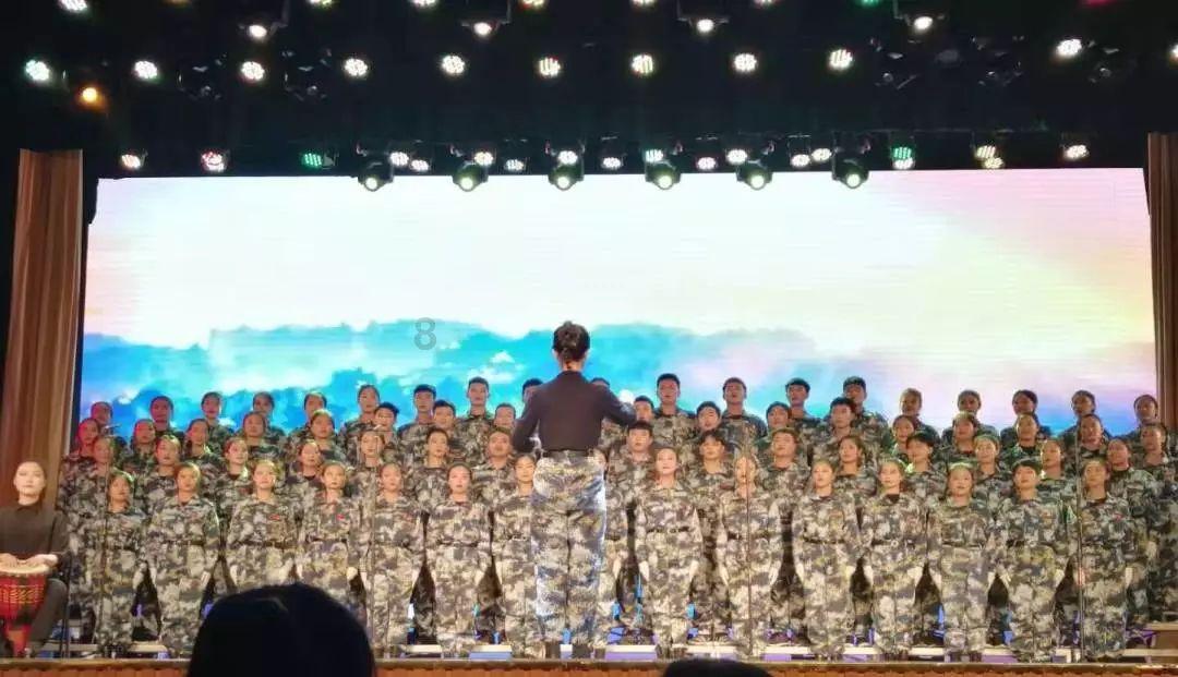 逃离森林湖畔