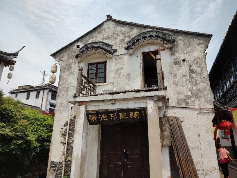 小红帽的冒险之旅